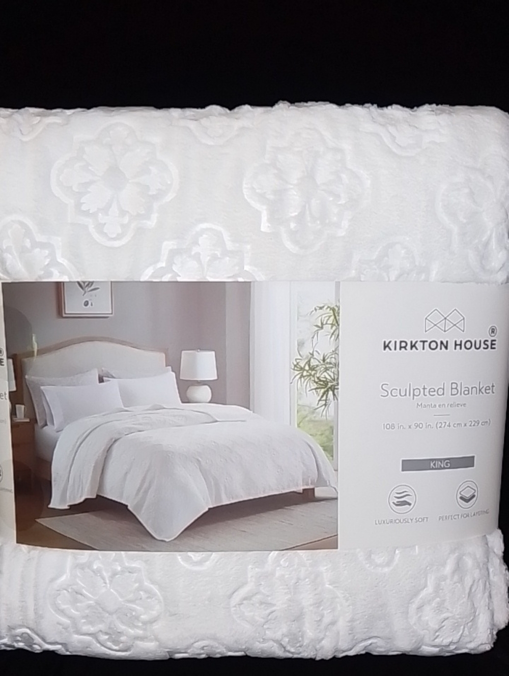 King Size White Sculpted Blanket